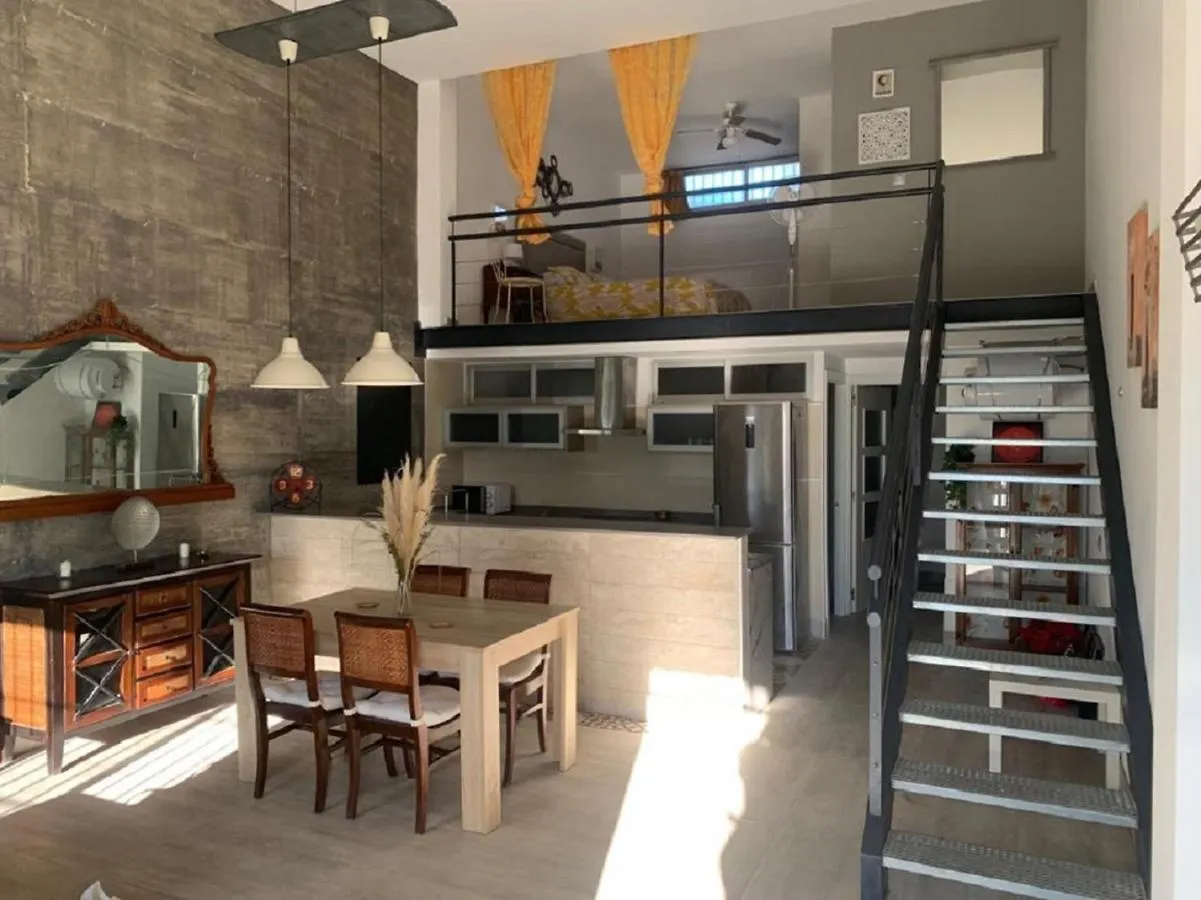 PISCINA en Precioso Loft rural a un paso del centro Apartamento Málaga